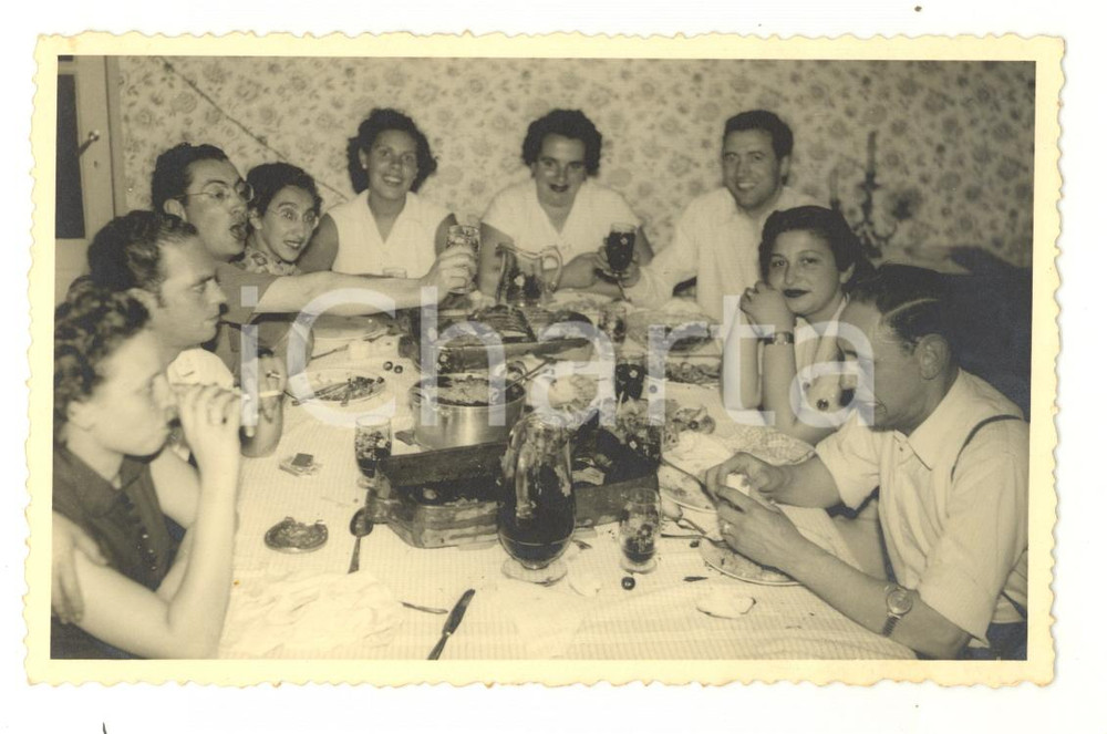 Fotografia d epoca originale 1954 PORTO Festa SAO JOAO  Rotario Club Esfrega o toucinho Foto VINTAGE 13x8 1
