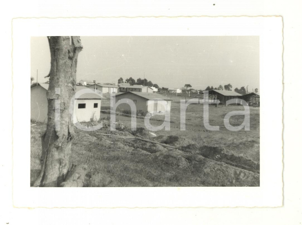 Fotografia d epoca originale 1960 ca LUQUEMBO ANGOLA Edifici  militari  Foto VINTAGE 12x9 cm 1