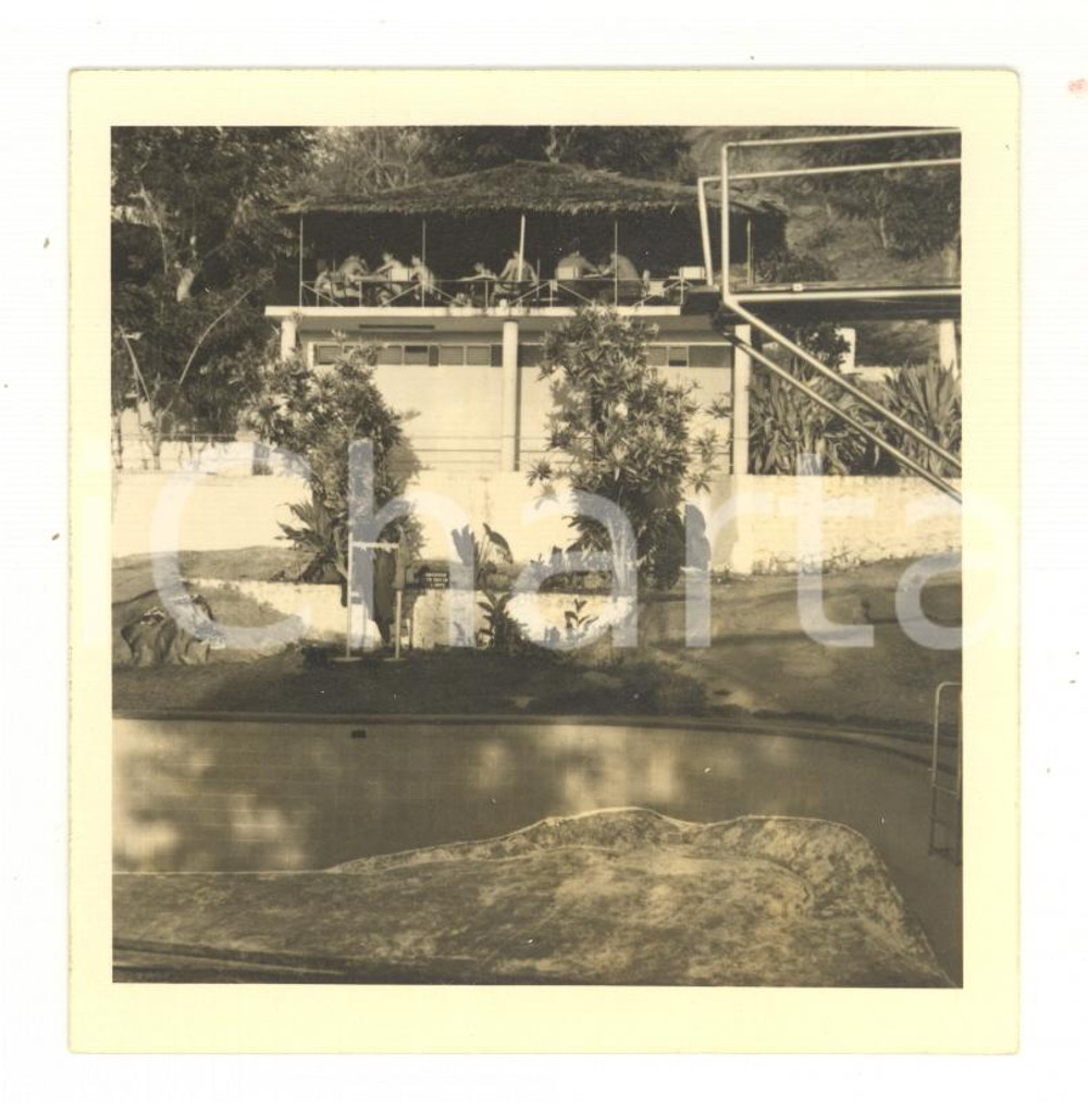 Fotografia d epoca originale 1972 NAMPULA MOZAMBICO Ristorante su lago  Fotografia VINTAGE 9x9 cm 1