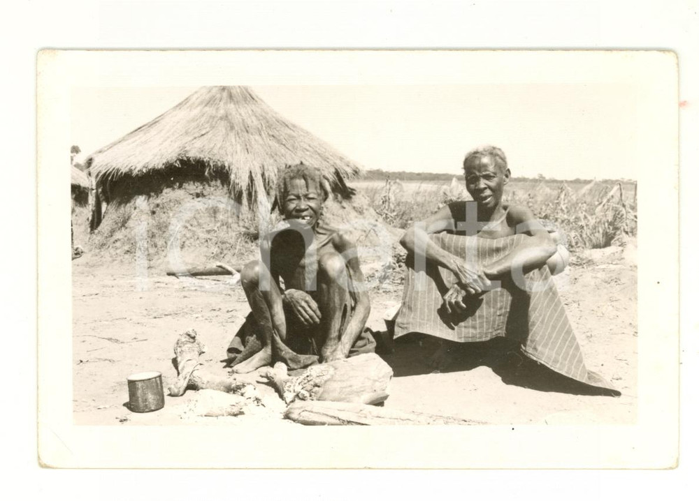 Fotografia d epoca originale 1970 ca MOZAMBICO Due anziane donne in un villaggio  Foto ARTISTICA 14x10 cm 1
