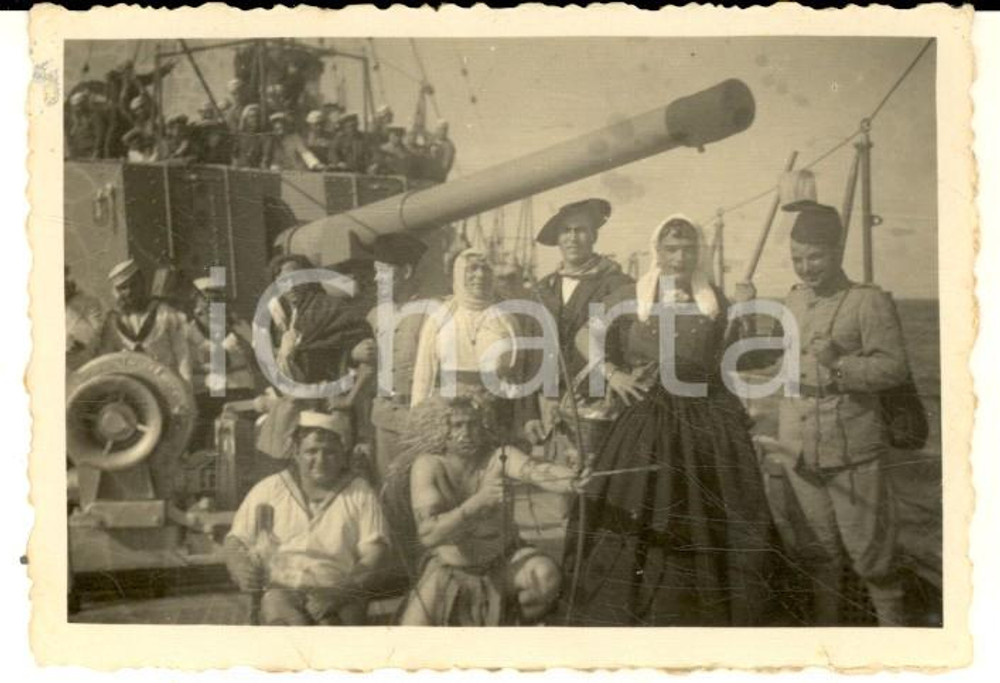 Fotografia d epoca originale 1938  TIMOR EST Festa di SAO JOAO a bordo della nave GonÃ§alves Zarco  Foto 1