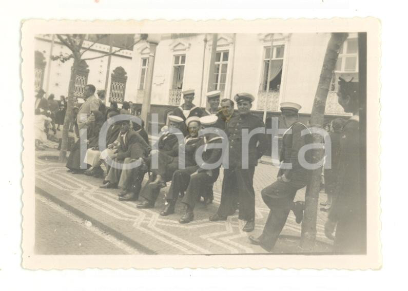 Fotografia d epoca originale 1938 LUANDA ANGOLA Marinai portoghesi a riposo  Foto VINTAGE 9x6 cm 1
