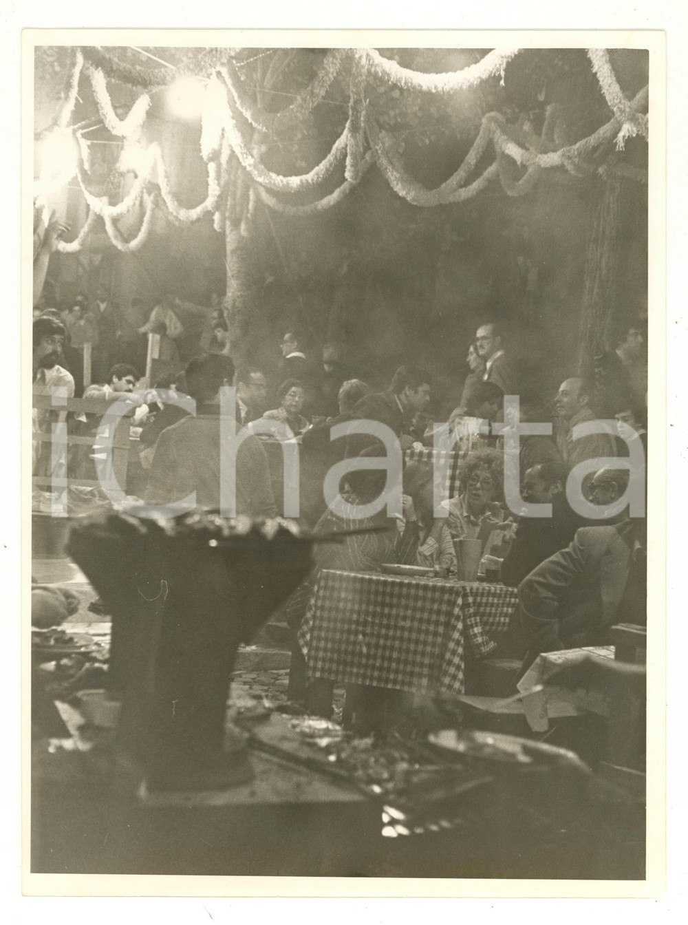 Fotografia d epoca originale 1978 LISBOA Festa dei Santos Populares  Cena tradizionale in strada Foto 1