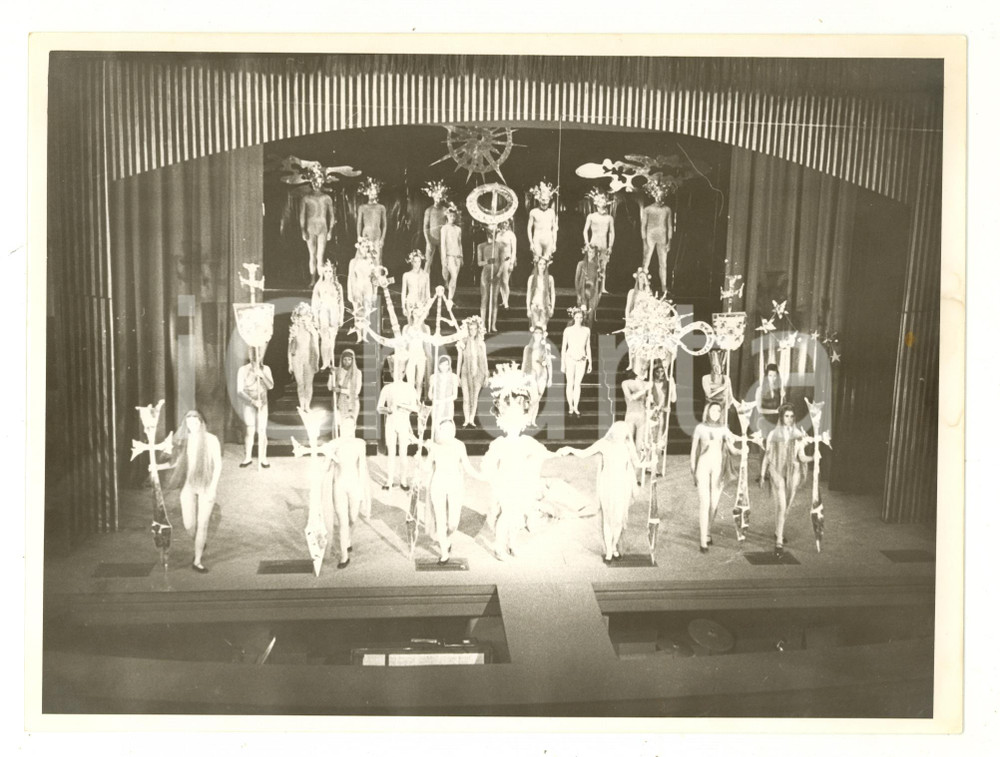 Fotografia d epoca originale 1950 ca LISBONA TEATRO VARIETA  Spettacolo a tema mitologico  Foto VINTAGE 1