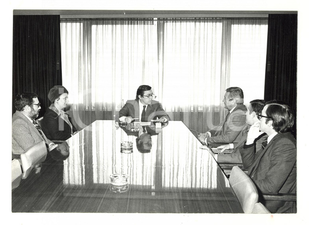 Fotografia d epoca originale 1980 LISBOA Ministro JoÃ£o Morais LEITÃƒO in riunione con l AÃ§Ã£o Social Foto 1