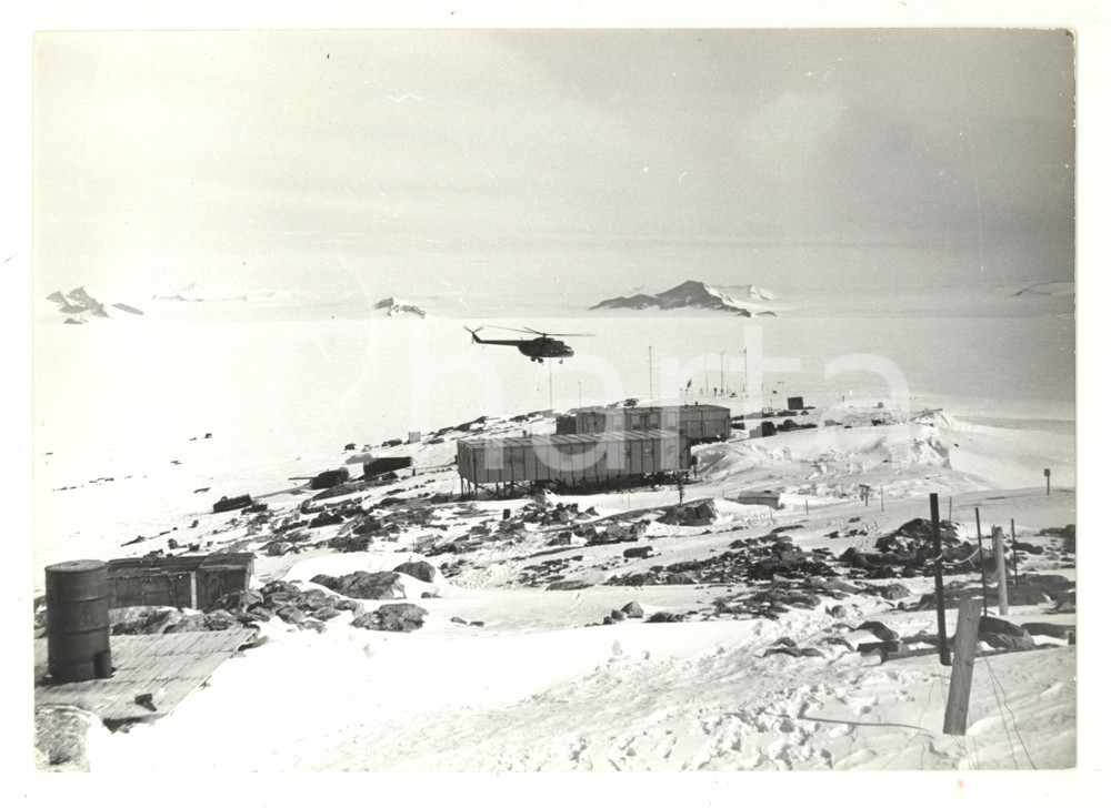 Fotografia d epoca originale 1970 ca ANTARTIDE Veduta della stazione URSS Leningradskaya  Foto 24x17 cm 1