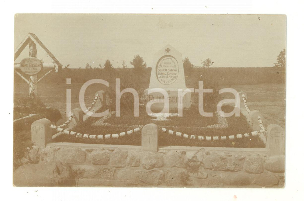 Fotografia d epoca originale 1920 ca GERMANIA Cimitero di guerra  Tomba Caduti HEIDENROD Foto cartolina 1