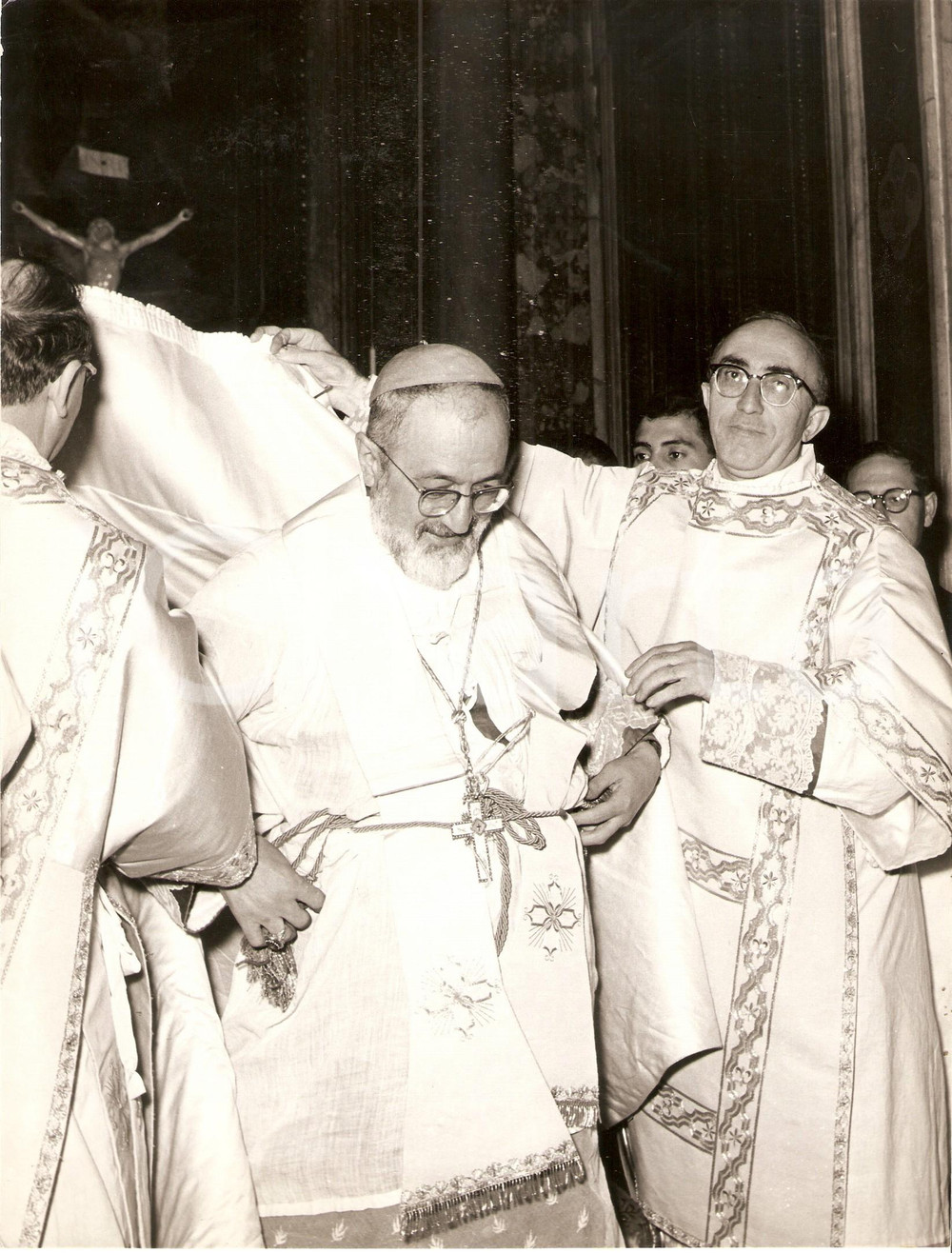 Fotografia d epoca originale 1955 ca ROMA Chiesa del GesÃ¹  Vestizione di Krikor Bedros XV AGHAGIANIAN Foto 1