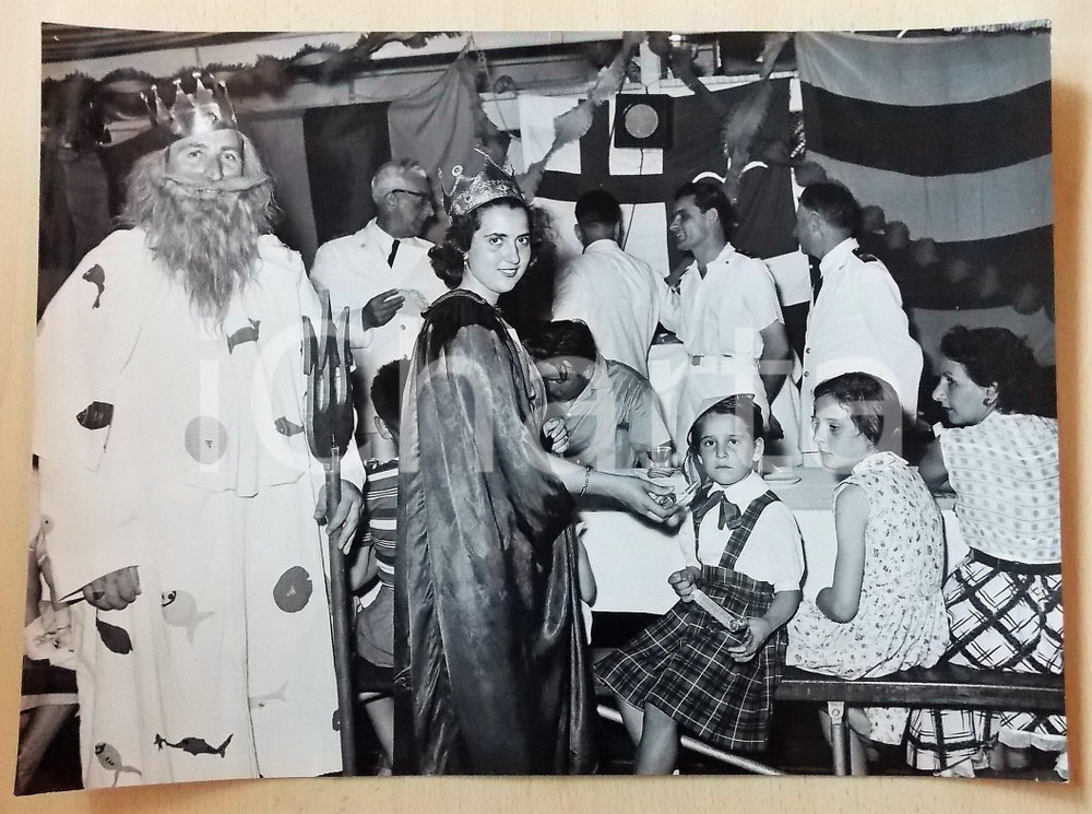 Fotografia d epoca originale 1950 ca ITALIA M/N MARCO POLO Festa in maschera a bordo  Fotografia 35x28 cm 1