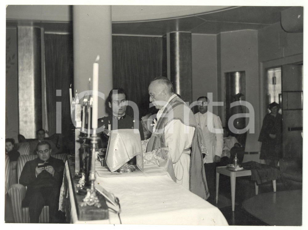 Fotografia d epoca originale 1950 ca M/S SATURNIA  OMI Louis RHEAUME vescovo di Timmins  Foto 24x18 cm 1