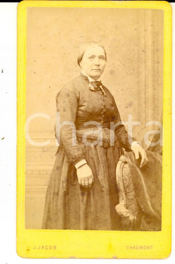 Fotografia d epoca originale 1870 ca CHAUMONT Ritratto di donna in abito scuro Foto J. JACOB CDV 1