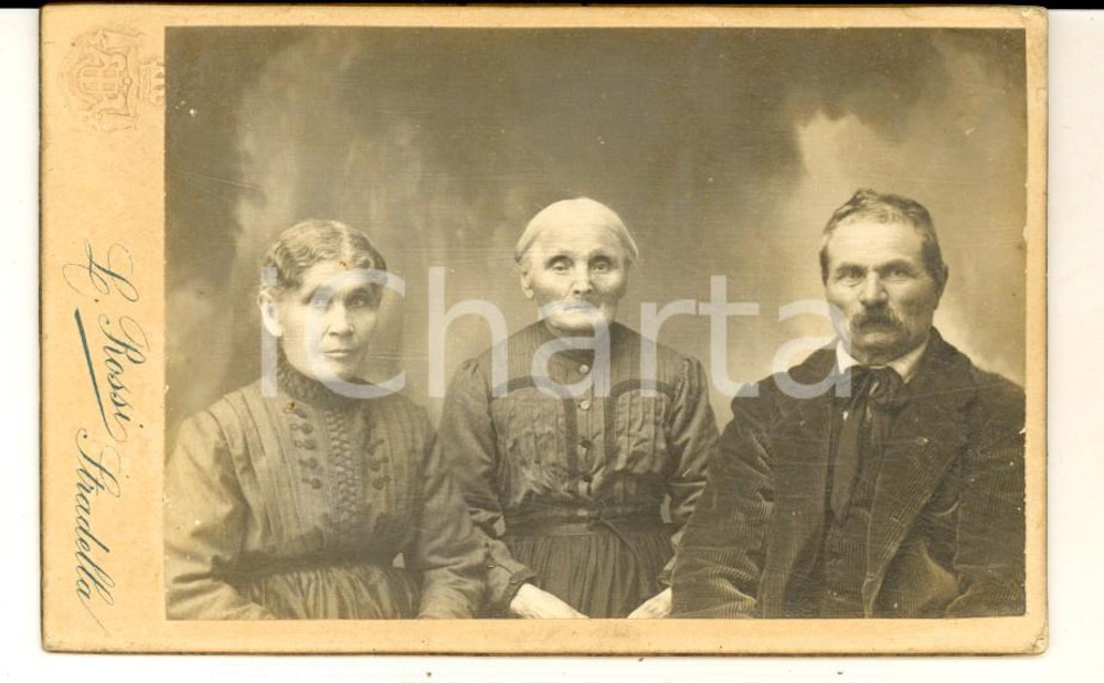 1900 ca STRADELLA Ritratto di due coniugi con l'anziana madre *Foto L. ROSSI CDV