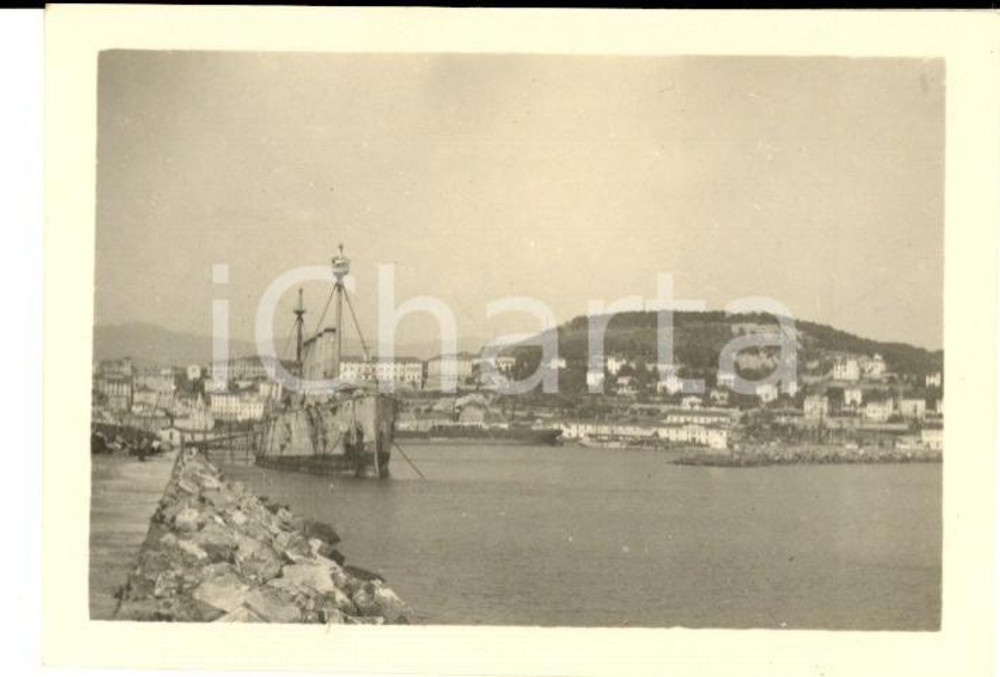 Fotografia d epoca originale 1921 PORTO MAURIZIO Veduta panoramica con nave attraccata Foto VINTAGE 8x6 1