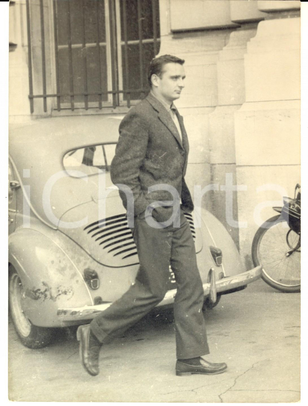 Fotografia d epoca originale 1959 PARIS Affaire LACAZE  JeanPaul GUILLAUME sort du Palais de Justice Photo 1