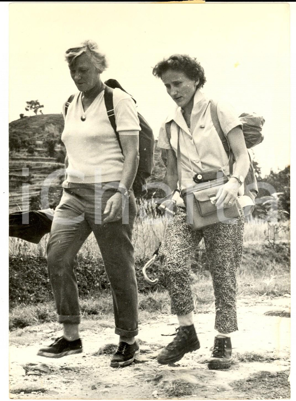 Fotografia d epoca originale 1959 CHO OYU NEPAL ALPINISMO  Claude KOGAN e Dorothea GRAVINA  Foto 13x18 1