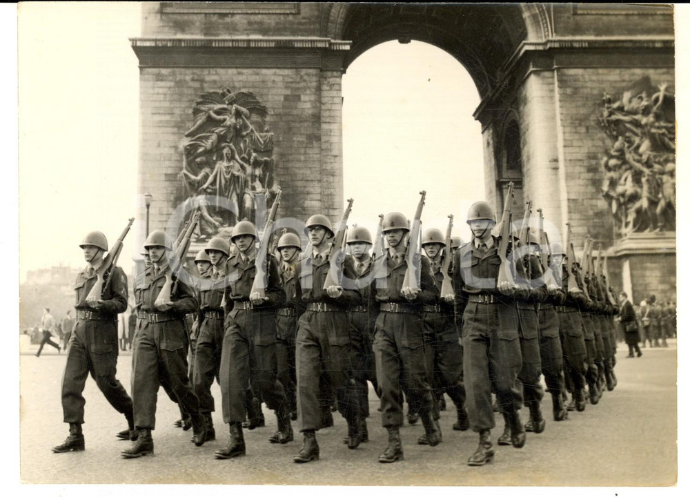 Fotografia d epoca originale 1959 PARIS ArmÃ©e nÃ©erlandaise marche sous l Arc de Triomphe  Photo 18x13 cm 1