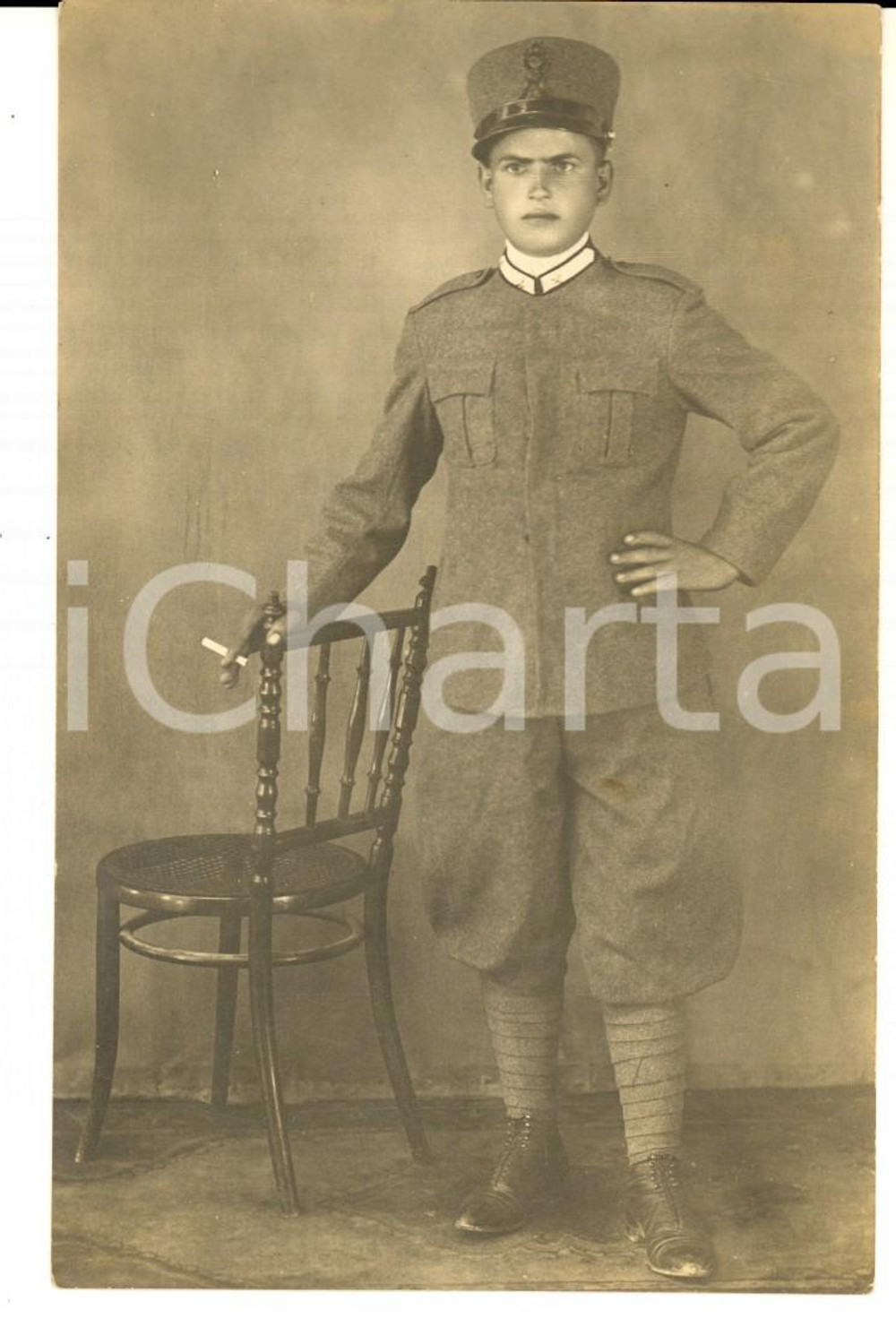 Fotografia d epoca originale 1915 ca WW1 REGIO ESERCITO FANTERIA  Giovane ufficiale con sigaretta Foto 1