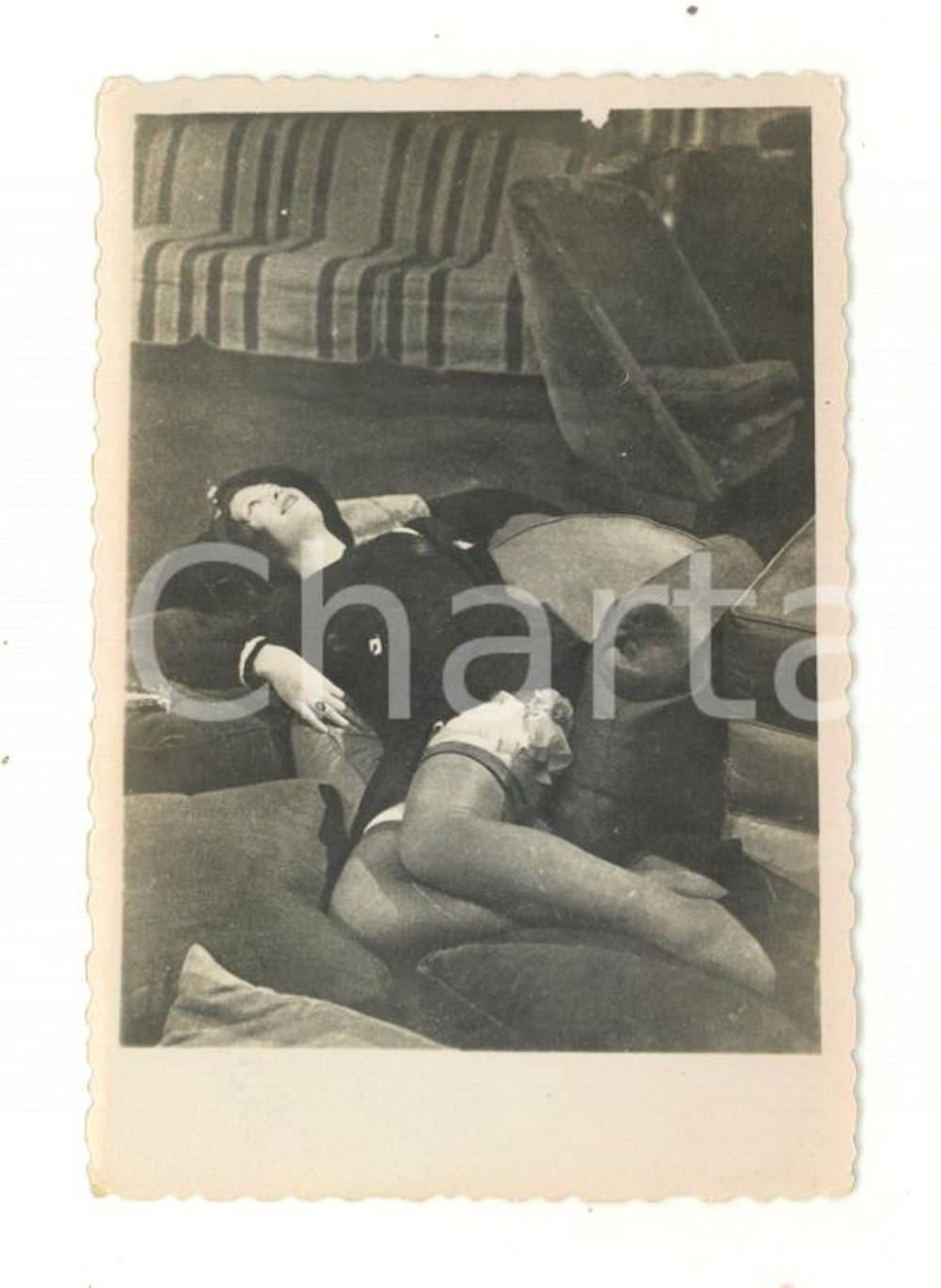 Fotografia d epoca originale 1940 ca GERMANY EROTICA VINTAGE Woman posing in stockings  Photo 6x9 cm 1