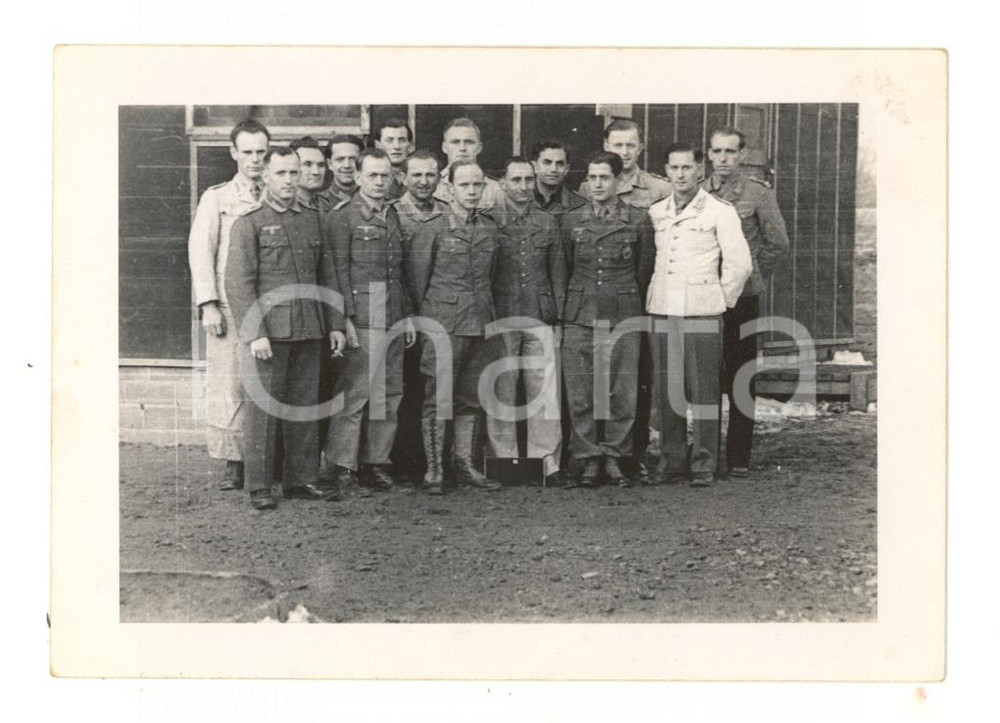 Fotografia d epoca originale 1940 ca WW2 GERMANY Gruppo di ufficiali in un accampamento  Foto 11x8 cm 1