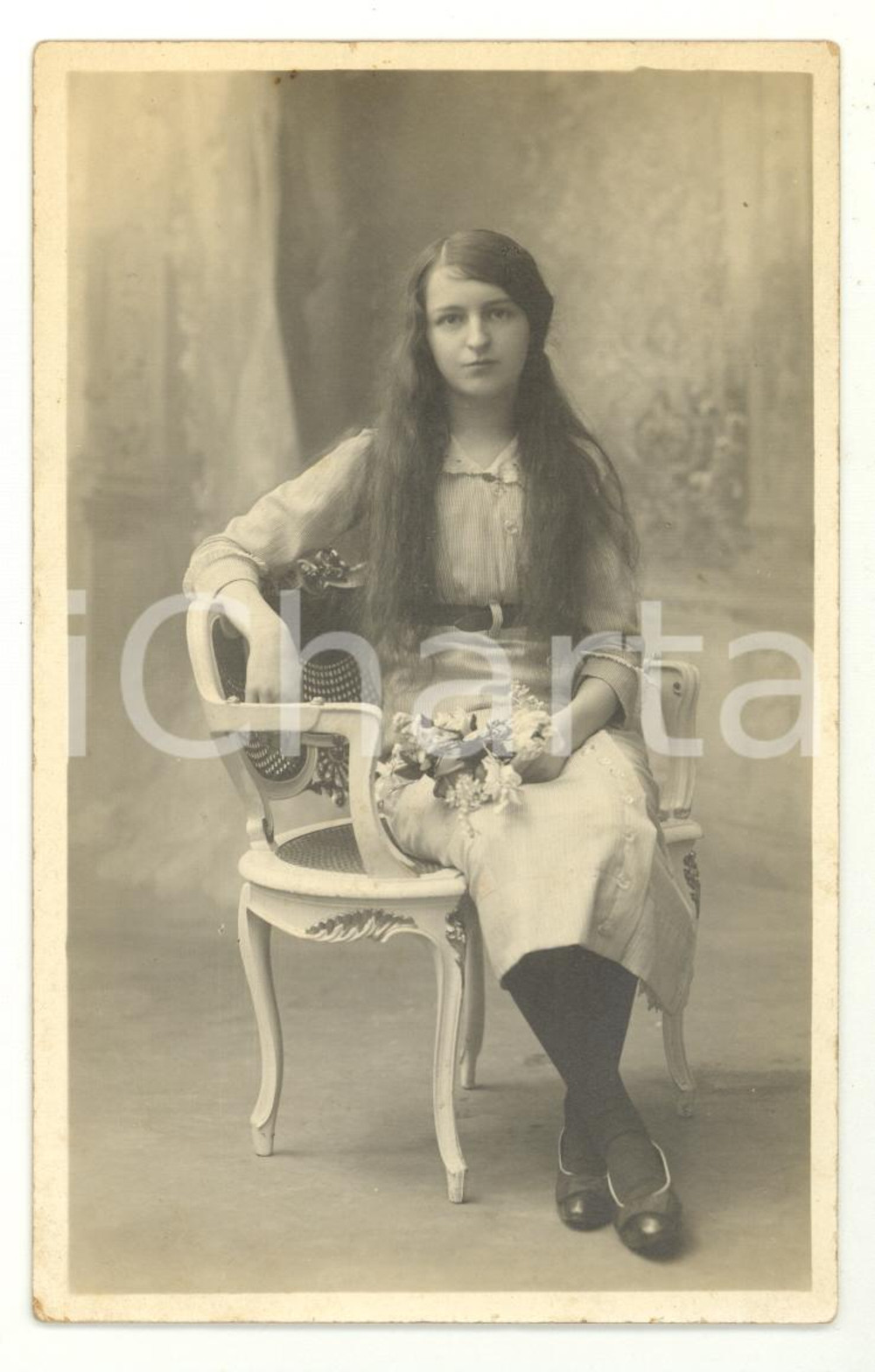 Fotografia d epoca originale 1925 ca MILANO BRERA Ritratto di giovane donna in posa romantica Foto BADODI 1