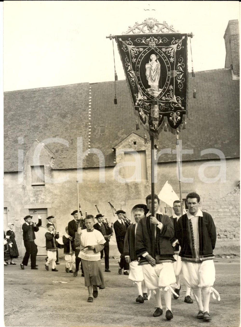 Fotografia d epoca originale 1959 SAILLE  LOIRE FÃªte de SaintClair  Les paludiers en procession  Photo 1
