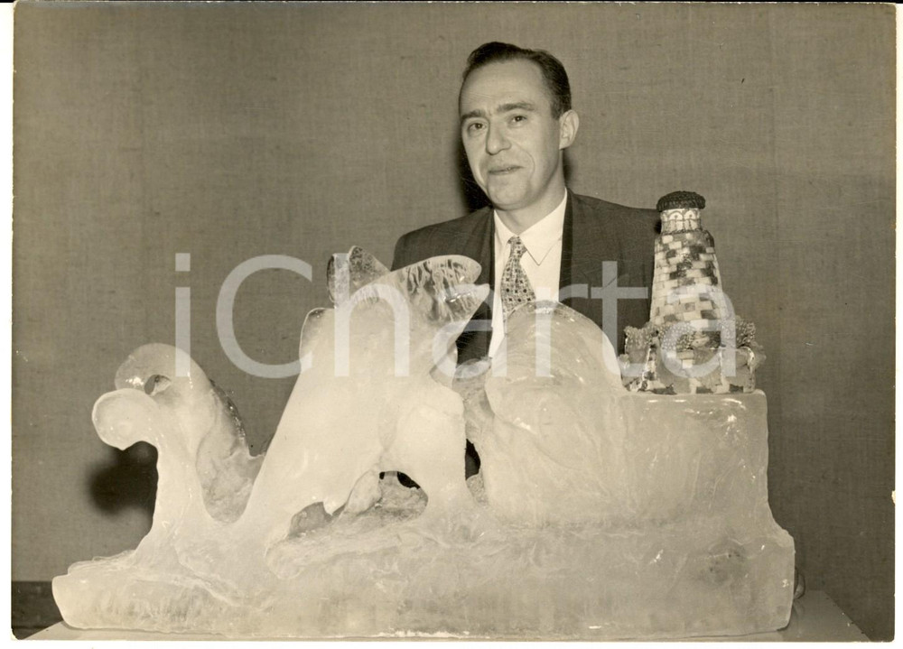 Fotografia d epoca originale 1959 PARIS Concours glaciers patissiers  Le vainqueur RenÃ© THOMASSIER  Photo 1