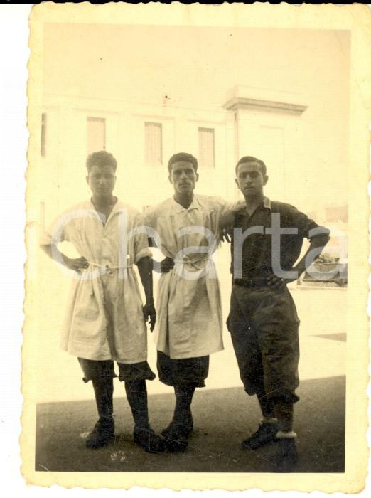 Fotografia d epoca originale 1940 ca TRIPOLI Ospedale Principe di Piemonte  Tre ricoverati Foto 7x9 cm 1