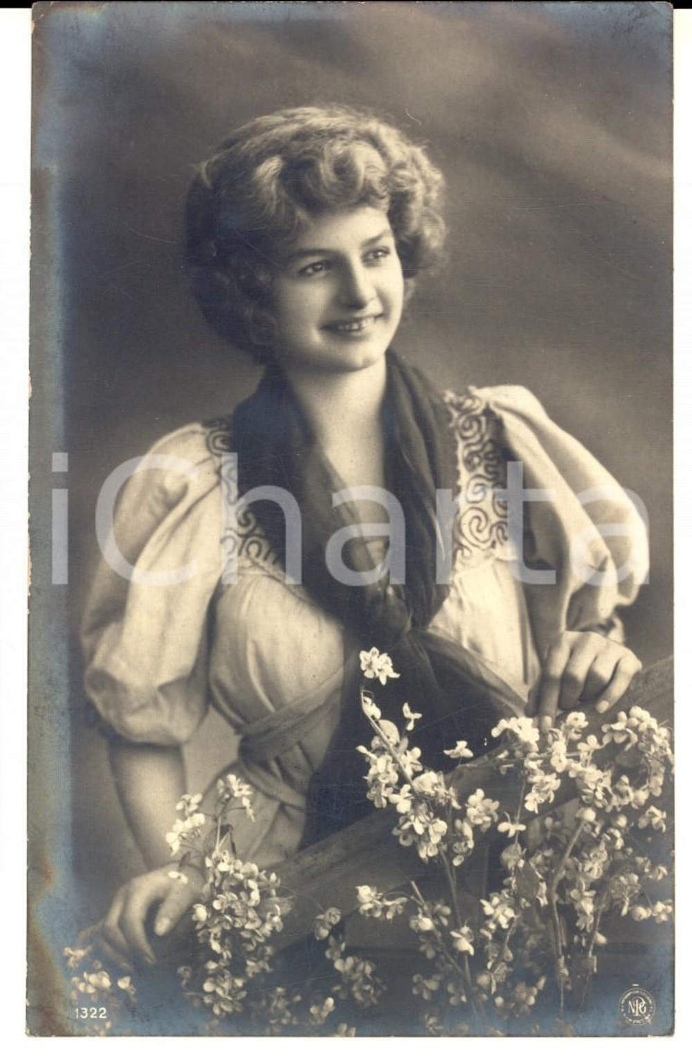 Cartolina originale da collezione 1908 DONNE Ritratto di fanciulla con pianta fiorita  Cartolina VINTAGE NPG 1322 1