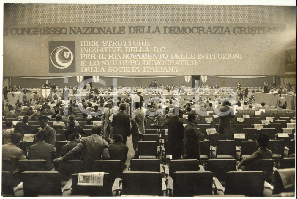Fotografia d epoca originale 1969 ROMA XI Congresso Nazionale DEMOCRAZIA CRISTIANA  Inizio della conferenza 1