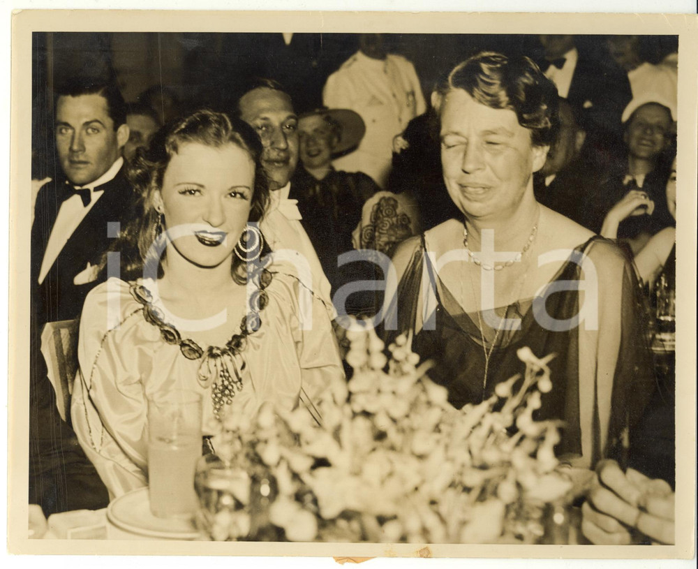 Fotografia d epoca originale 1937 NEW YORK WaldorfAstoria Hotel  Roberta JONAY with Eleanor ROOSEVELT Foto 1