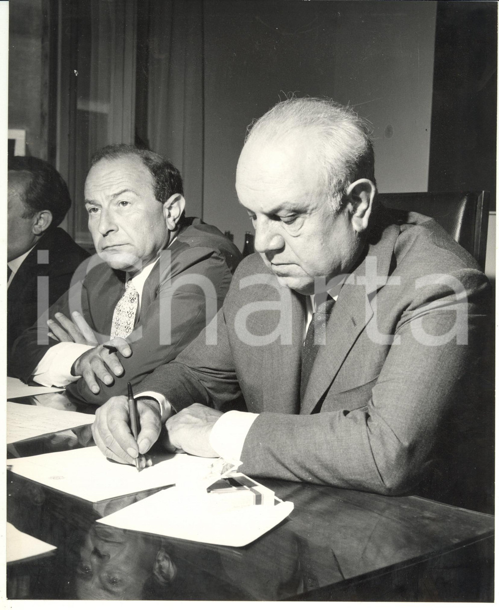 Fotografia d epoca originale 1965 ca ROMA Congresso PSI  Francesco DE MARTINO e Luigi BERTOLDI Foto 25x20 1