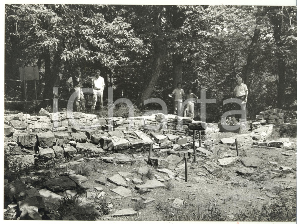 Fotografia d epoca originale 1985 VAL BREMBANA Resti di una chiesetta del  500 Foto VINTAGE 24x18 cm 1