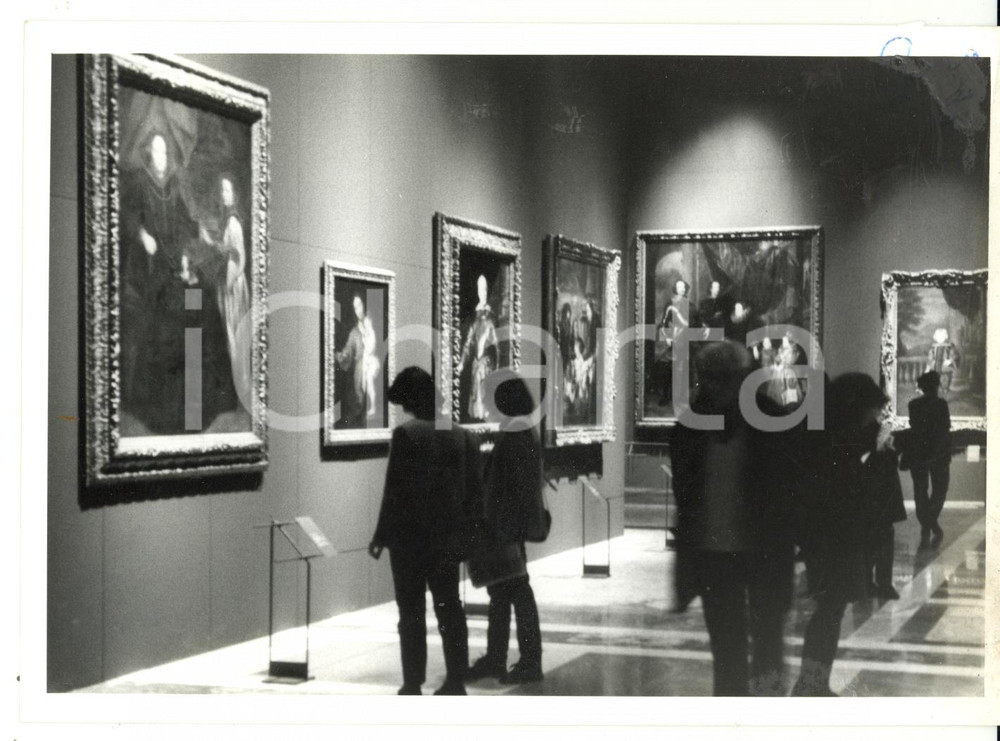 Fotografia d epoca originale 1997 GENOVA Mostra di Antoon VAN DYCK  Passaggio dei visitatori Foto 18x13 cm 1