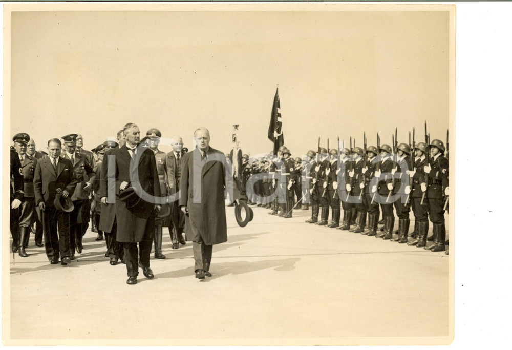 Fotografia d epoca originale 1938 MUNICH Neville CHAMBERLAIN accolto da Joachim von RIBBENTROP Foto 24x18 1