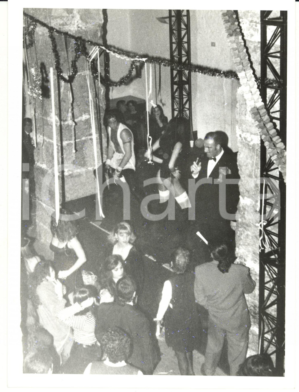 Fotografia d epoca originale 1995 GENOVA Spogliarello alle CISTERNE DEL DUCALE Foto VINTAGE 18x24 1