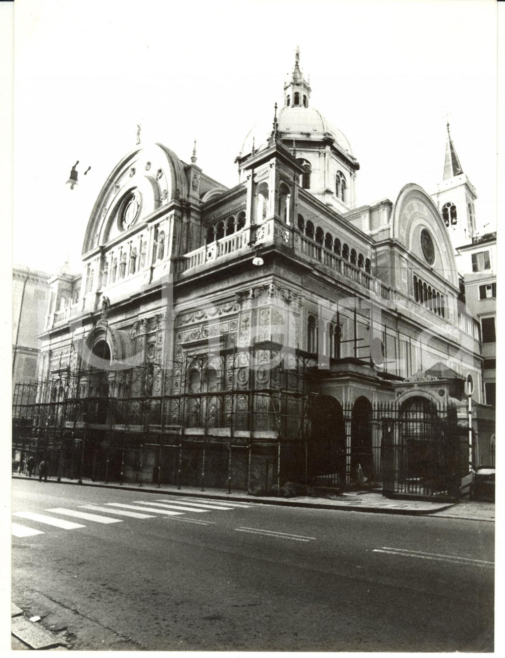 Fotografia d epoca originale 1993 GENOVA Via Assarotti  Lavori di restauro basilica SANTA MARIA IMMACOLATA 1