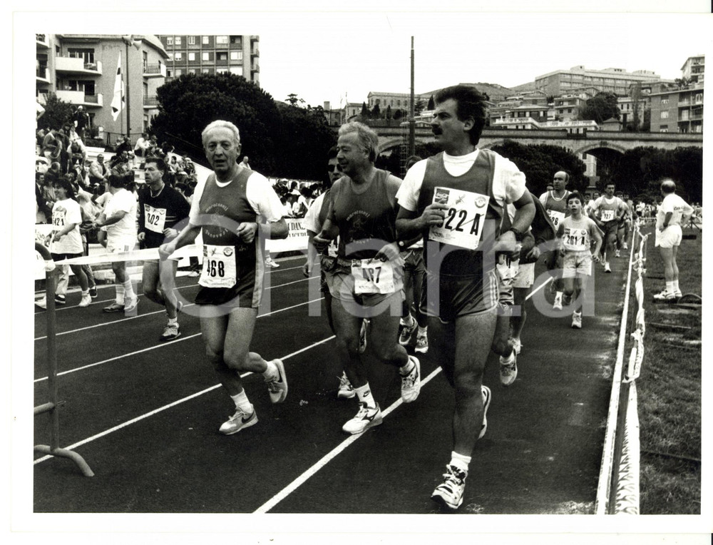 Fotografia d epoca originale 1993 GENOVA Maratoneti Genovesi durante la gara Foto VINTAGE 24x18 cm 1