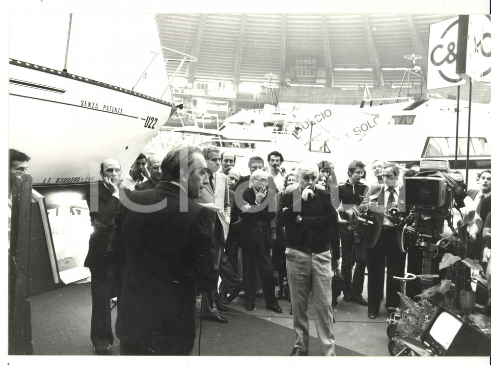 Fotografia d epoca originale 1990 ca GENOVA Salone Nautico  Autorità in visita Fotografia VINTAGE 18x13 1