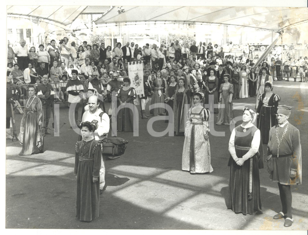 Fotografia d epoca originale 1992 GENOVA Rievocazione storica  Spettacolo di danze medievali Foto VINTAGE 1