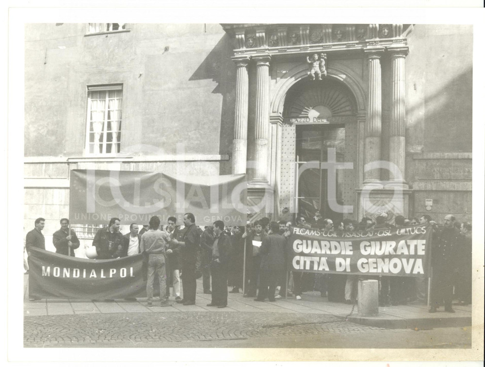 Fotografia d epoca originale 1995 PREFETTURA DI GENOVA Manifestazione Mondialpol  CISAL  Guardie Giurate 1