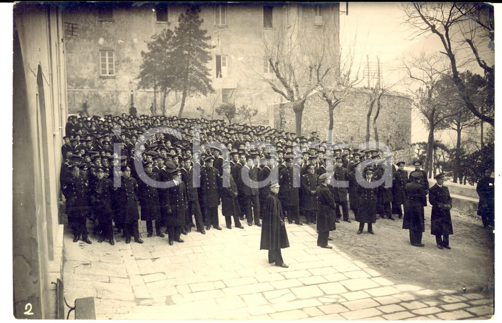 Fotografia d epoca originale 1930 ca MONCALIERI Accademia Militare  Schieramento allievi ufficiali  Foto 1