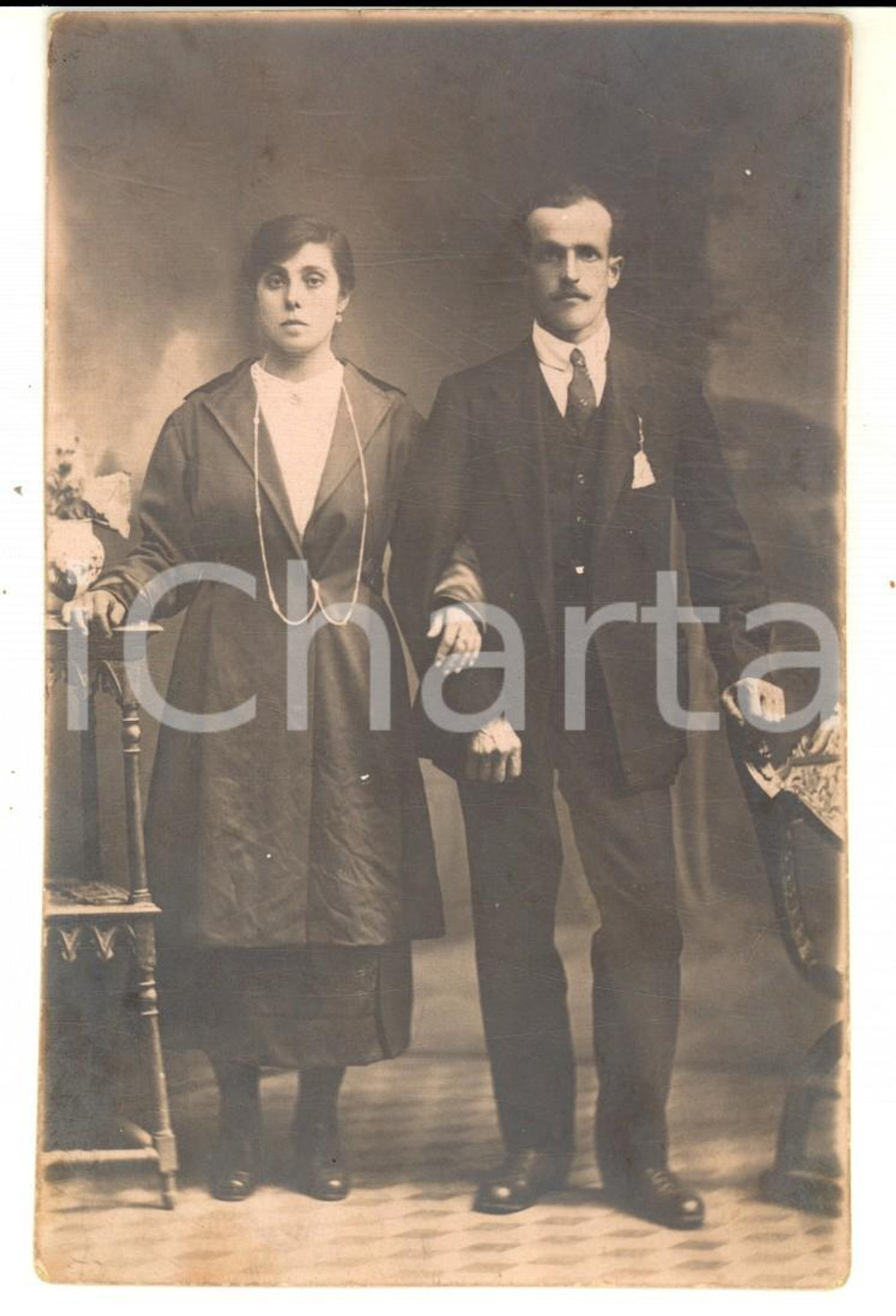 Fotografia d epoca originale 1921 ALESSANDRIA Ritratto di una coppia di sposi  Foto cartolina E. FERRARESE 1