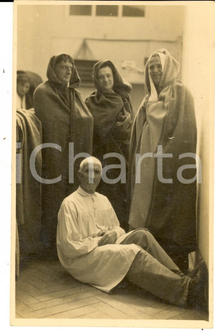Fotografia d epoca originale 1923 MONSUMMANO TERME / GROTTA GIUSTI Anziano paziente  Foto cartolina CURIOSA 1
