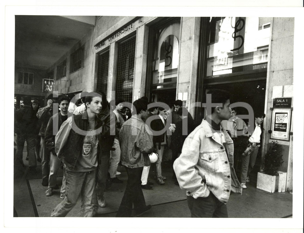 Fotografia d epoca originale 1994 GENOVA Scuole al Cinema Universale IL PALAZZO DELLO SPETTACOLO Foto 24x18 1