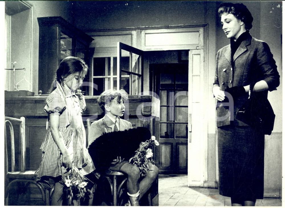 Fotografia d epoca originale 1953 1970 CINEMA L amour d une femme Scena con Micheline PRESLE  Foto 1