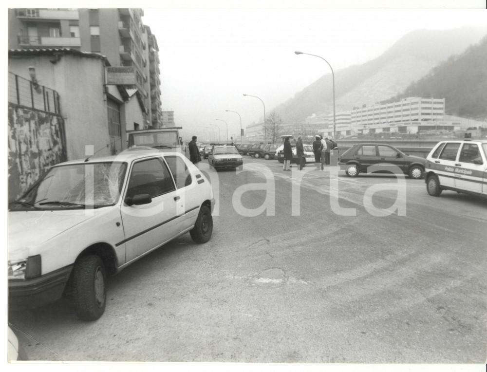 Fotografia d epoca originale 1990 ca GENOVA Incidente stradale  Controlli Polizia Municipale Foto VINTAGE 1