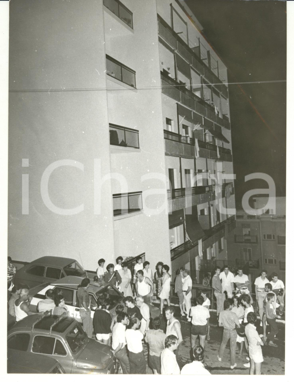 Fotografia d epoca originale 1990 ca GENOVA Folla di curiosi per intervento Polizia Foto VINTAGE 18x24 1