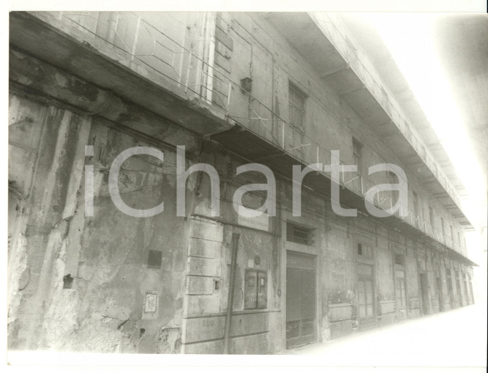 Fotografia d epoca originale 1990 ca GENOVA Via Marino Boccanegra  Edificio abbandonato Foto VINTAGE 24x18 1
