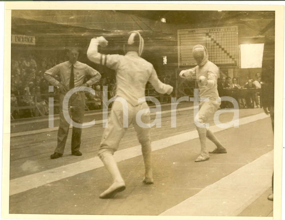 Fotografia d epoca originale 1932 LOS ANGELES Olympic Games  Fencing  Renzo MINOLI vs Tracy JAECKEL Foto 1