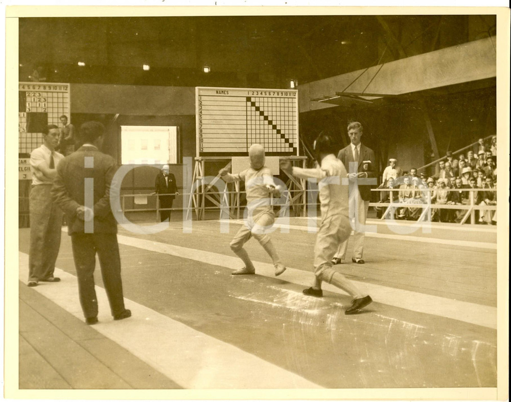 Fotografia d epoca originale 1932 LOS ANGELES Olympic Games  Fencing  Werner MUND vs Renzo MINOLI Foto 1